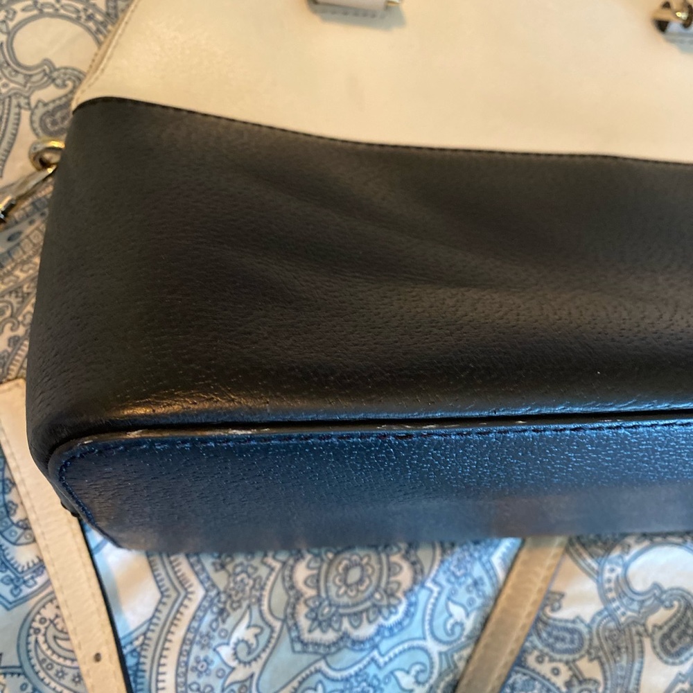 Black and white leather Kate spade purse - Picture 7 of 15